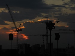 Stavební ruch v pařížské čtvrti Défense